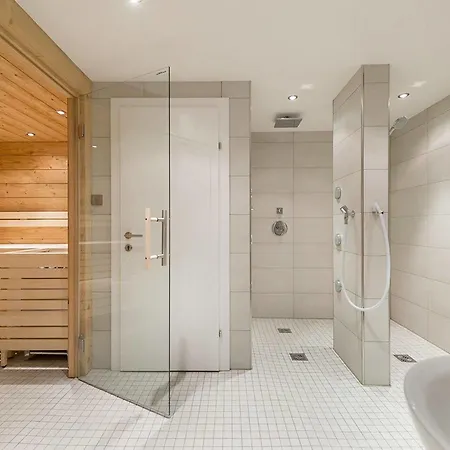 A Casa Kristall * Ζόλντεν